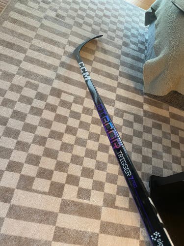 Senior Left Hand P29 RibCor Trigger 7 Pro Hockey Stick