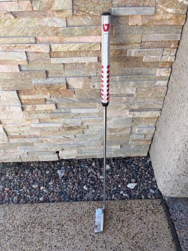 Used Right Handed Er2 Putter