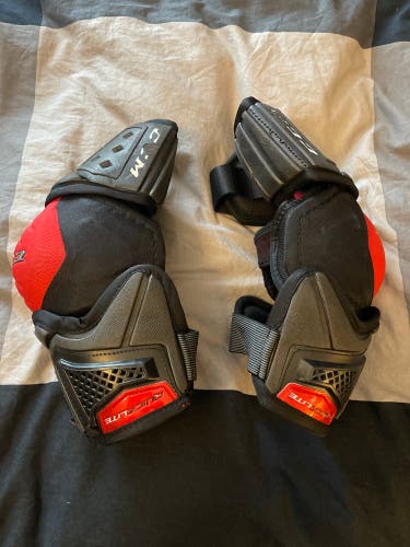 Large CCM  QuickLite Elbow Pads
