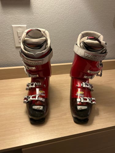 Used Nordica Speedmachine 110 Ski Boots
