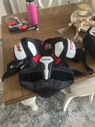 Used Small CCM JetSpeed FT4 Pro Shoulder Pads