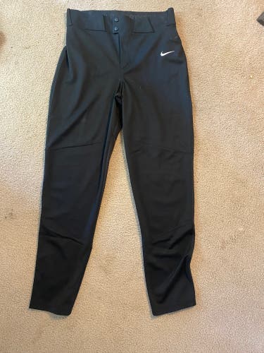 Black New Medium Men’s Nike Game Pants