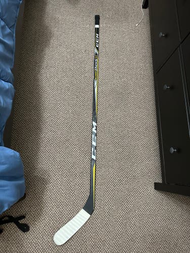 Intermediate Right Handed P80  Super Tacks 2.0 Hockey Stick