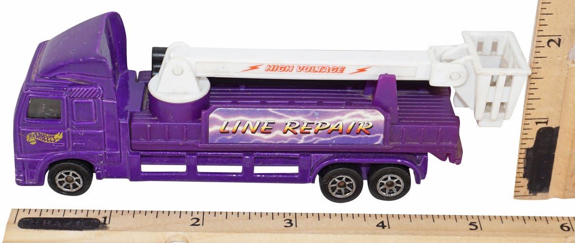 Line Repair High Voltage Toy Truck - 1:64 Hot Wheels Diecast Vehicle 1996