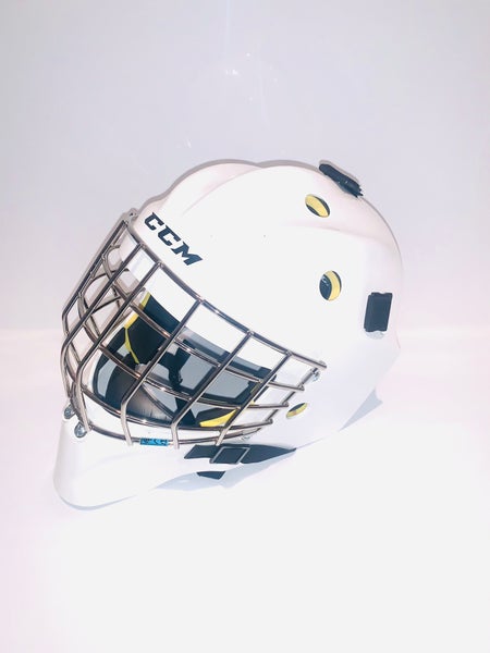 Ccm axis 1.5 goalie helmet