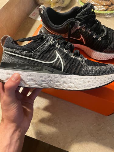Nike react infinity run flyknit Mens size 10.5