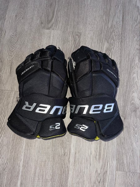 Bauer Supreme 2S Hockey Gloves