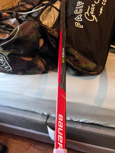 Senior Left Hand  Pro Stock Vapor Hyperlite Hockey Stick