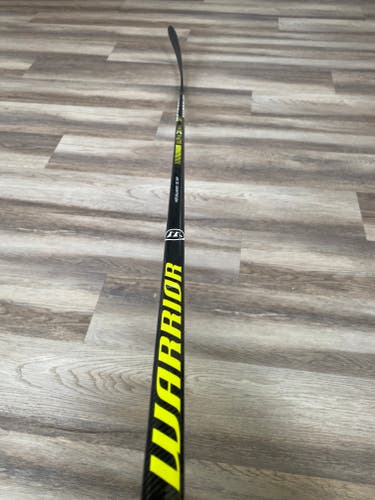 Senior New Right Handed Warrior Alpha DX Pro Team Hockey Stick W28