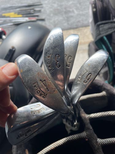 Hogan Golf Clubs Radial 5 Pc Iron Set in right hand