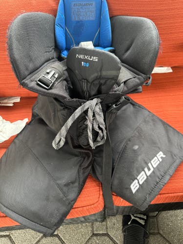 Used Large Bauer Nexus 1N Hockey Pants