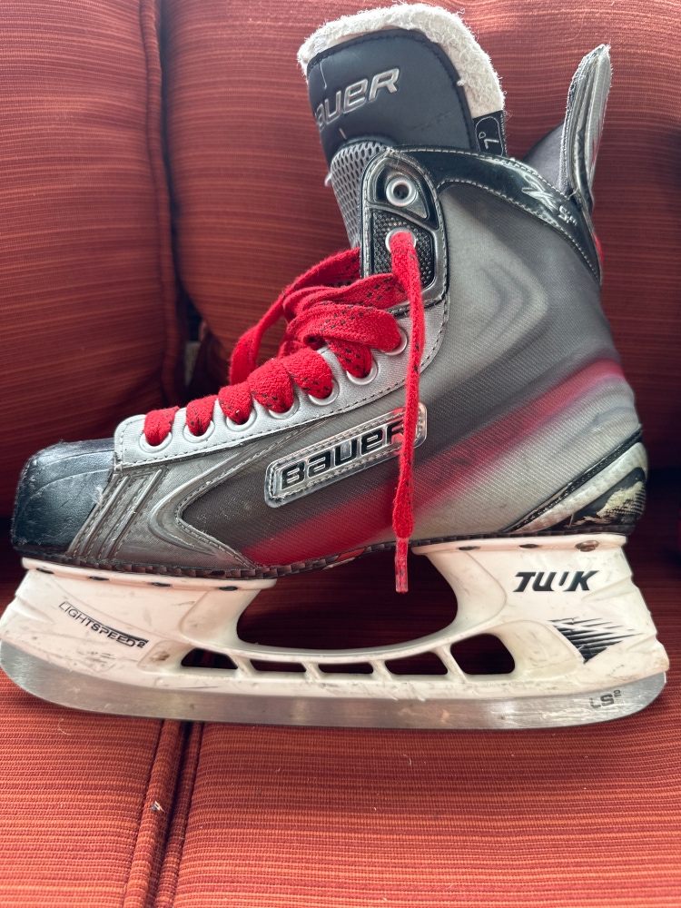 Senior Bauer Regular Width Size 7 Vapor X5.0 Hockey Skates