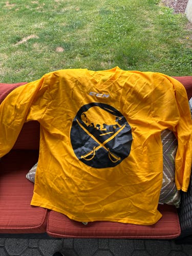Yellow Used Large CCM QuickLite Jersey