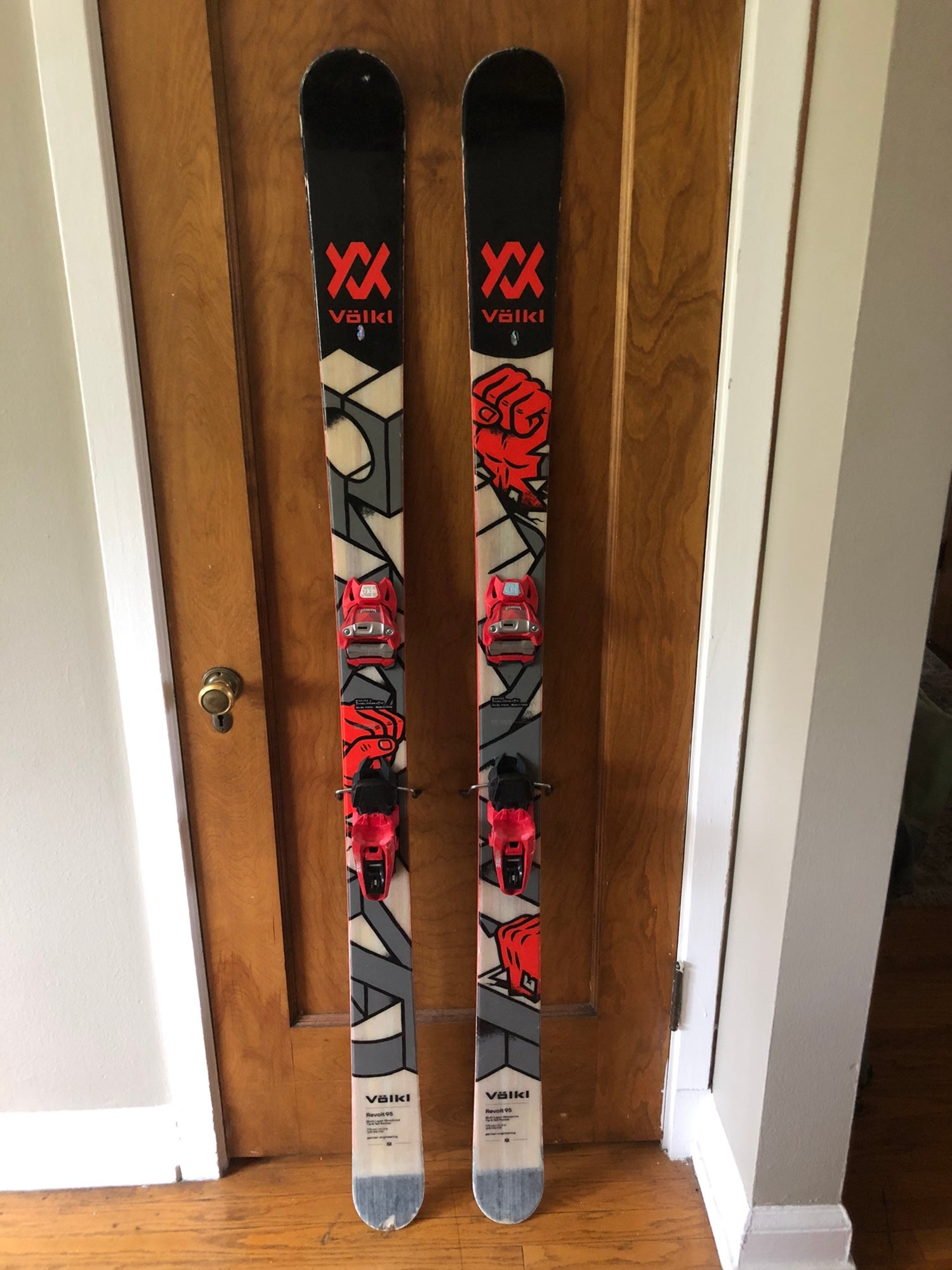Volkl Revolt 95 173cm with Marker Squire Sole ID Bindings