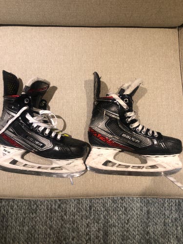 New Bauer Regular Width  Size 5 Vapor XLTX Pro+ Hockey Skates