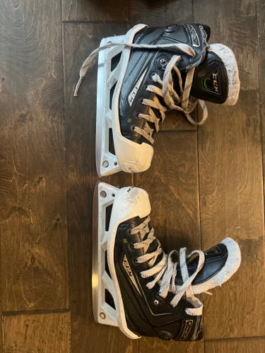 Junior Used CCM RibCor 44K Hockey Goalie Skates Regular Width Size 3