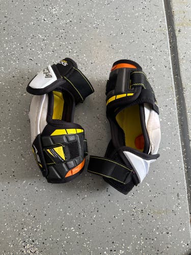 AS1 CCM super tacks senior medium elbow pads