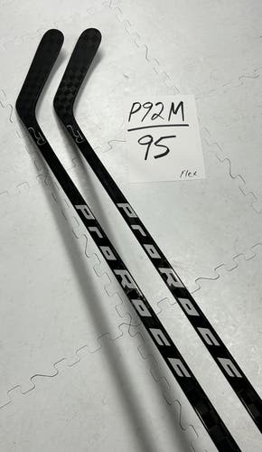 Senior(2x)Right P92M 95 Flex ProRocc Hockey Stick