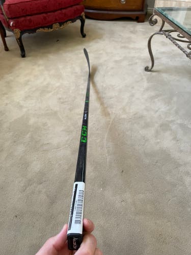 Senior Right Handed P28 Pro Stock Ribcor Trigger 5 Pro Hockey Stick