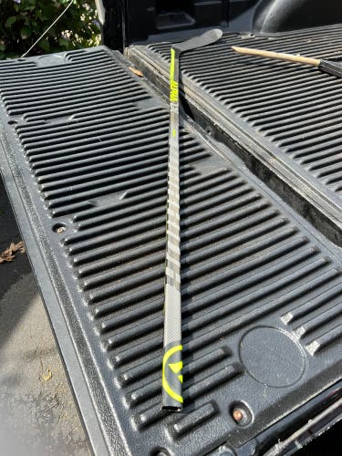 Used Right Handed P28M Alpha Lx 20 Hockey Stick