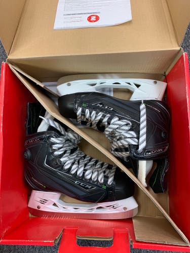 New CCM Extra Wide Width Size 8 RibCor MaxxPro Hockey Skates