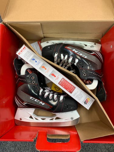 New CCM Extra Wide Width Size 5 JetSpeed FT1 Hockey Skates