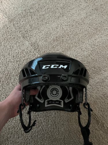*Like New* Medium CCM  FL60 Helmet