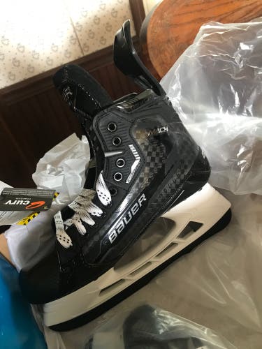 New Bauer Regular Width Pro Stock Size 10 Supreme Mach Hockey Skates