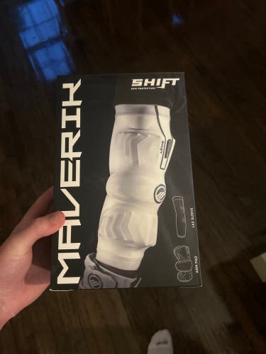 Unrealesed maverick Shift arm pad large