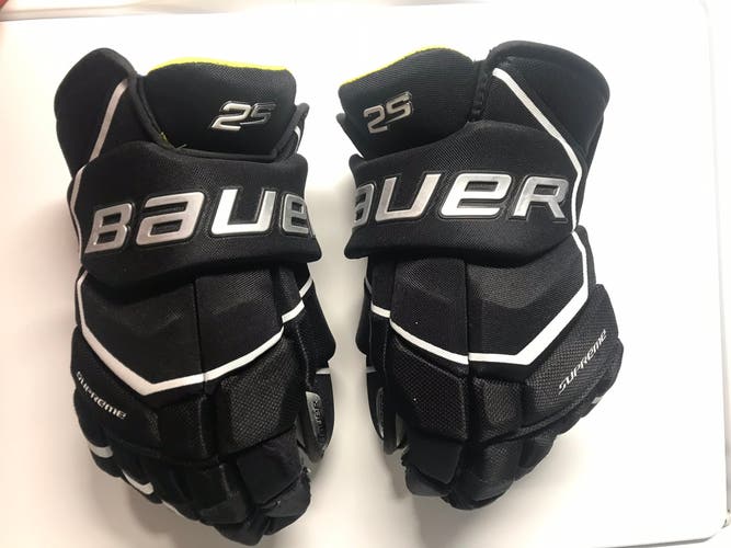 Used Bauer Supreme 2s Glove 15 Inch Black