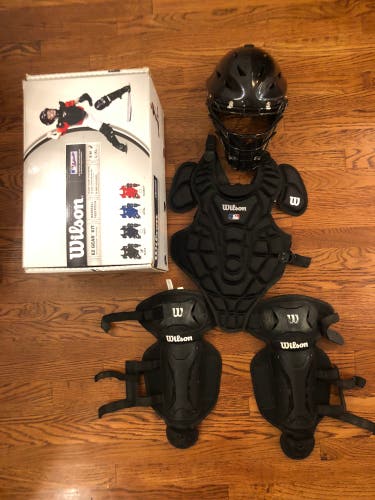 Wilson EZ Gear Kit Catcher's Set (S-M)