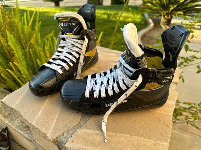 Used Bauer  Size 5.5 Supreme 3S Pro Hockey Boots