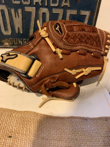 Mizuno MVP 11.75" Baseball Glove
