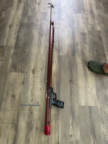 Riffe mahogany competitor speargun