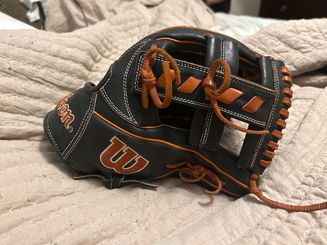 Used Infield 12" A2000 Baseball Glove SidelineSwap