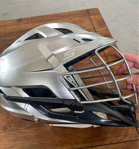 Player's Cascade R Helmet