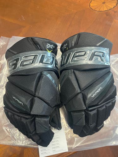 New Bauer 13"  Vapor 2X Pro Gloves