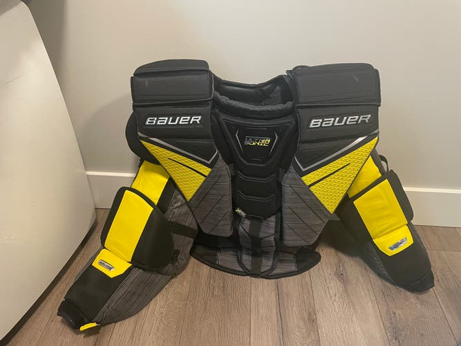 Used Large Bauer  Supreme UltraSonic Goalie Chest Protector