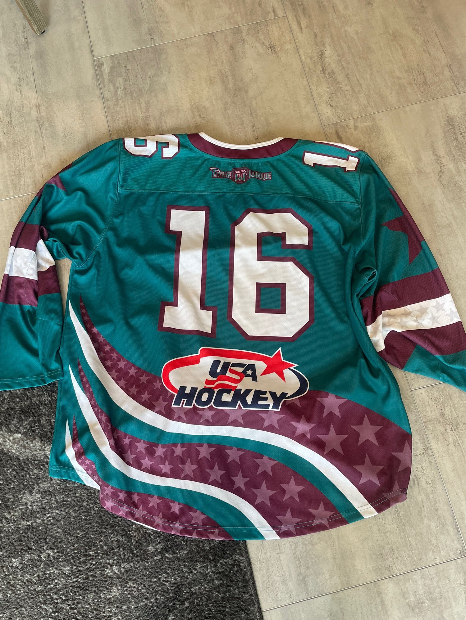 Des Moines Buccaneers Vintage Jersey Size XL White USHL Hockey -   India