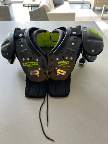 Youth XS Schutt DS Flex Shoulder Pads