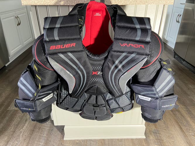 Bauer Vapor X2.9 goalie chest protector intermediate large