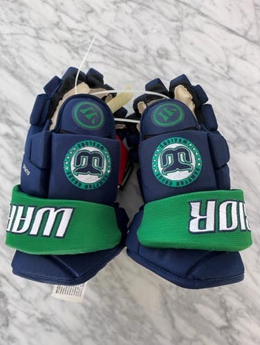 New Warrior Alpha Pro Gloves 14" - Hampton Whalers PRO-STOCK