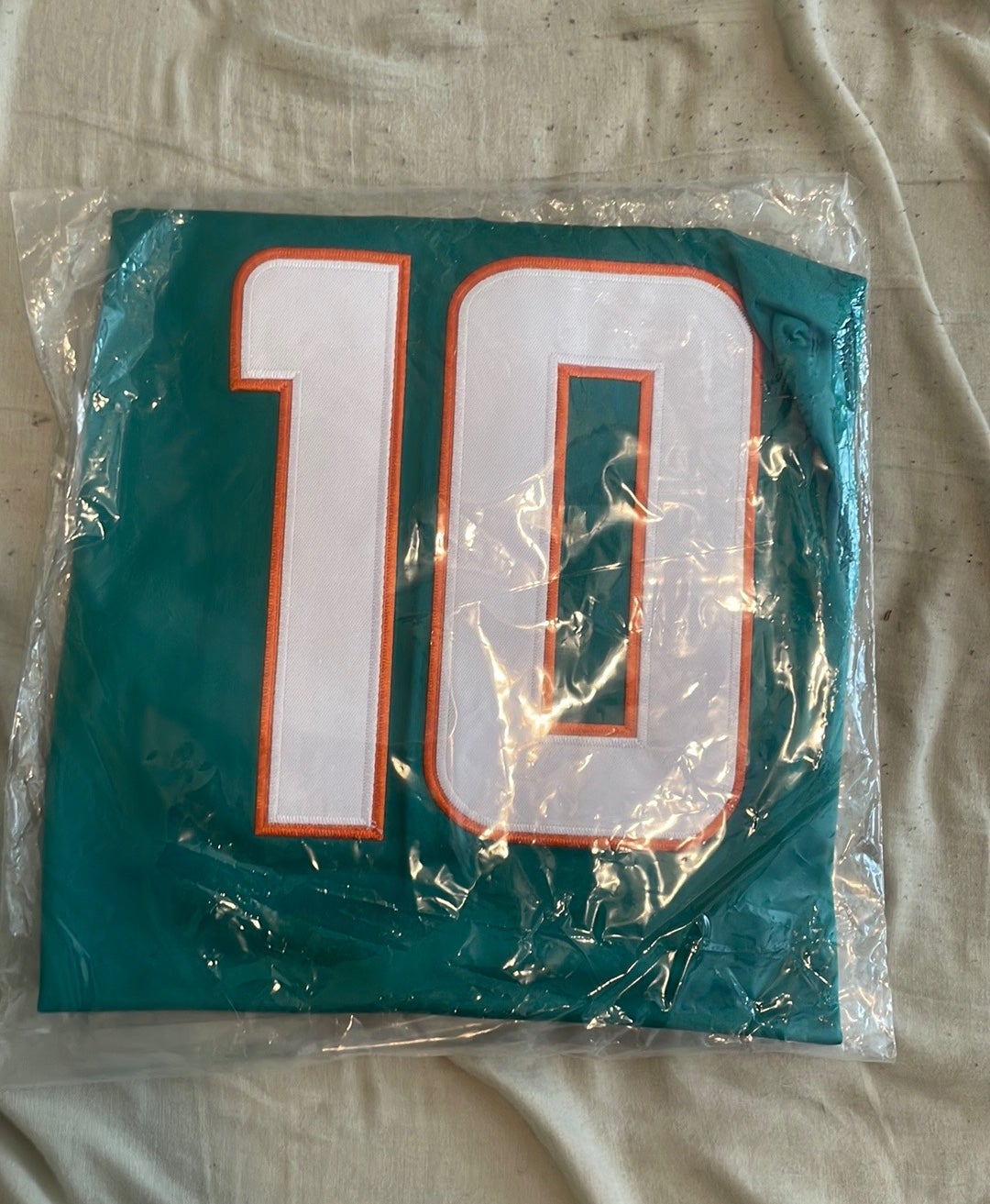 Brand New Miami Dolphins Tyreek Hill Jersey Size - Men's XL With Tags
