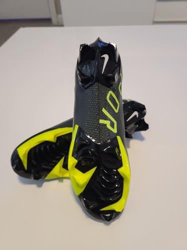 Nike Vapor Edge Elite 360 Flyknit Football Cleats Size 7 Black White Volt 2022
