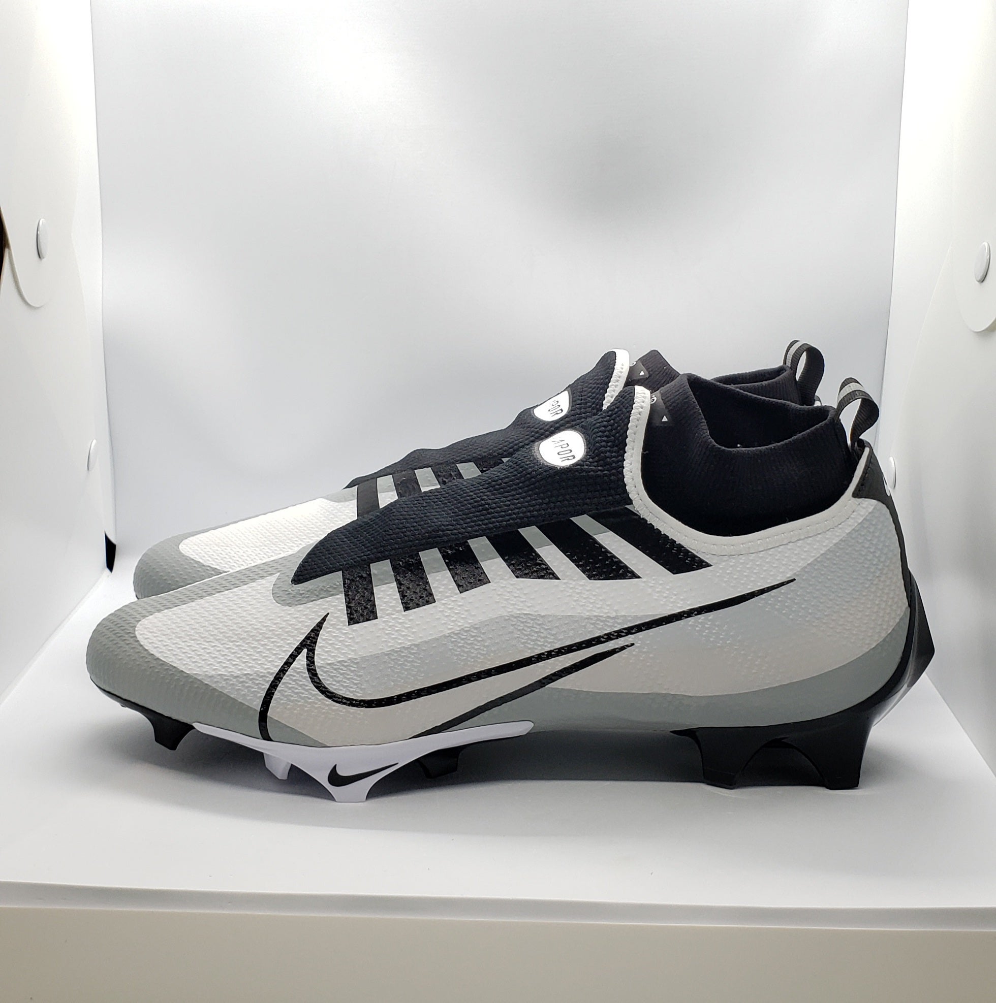 Size 13.5 - Nike Vapor Edge Elite 360 Premium Metallic Platinum