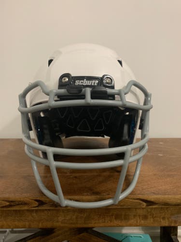 New Schutt Vengeance A11 Helmet -Youth - Medium