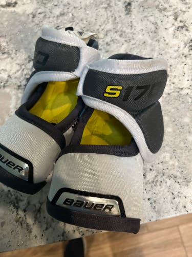 Bauer s170 youth medium elbow pads