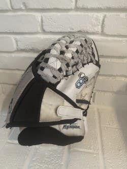 Used Vaughn Regular Velocity VE8 Glove