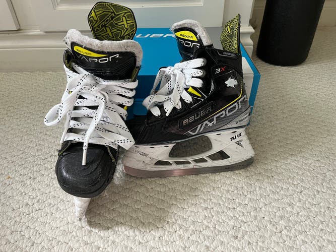 Bauer Vapor 3X Junior Hockey Skates Size 1D
