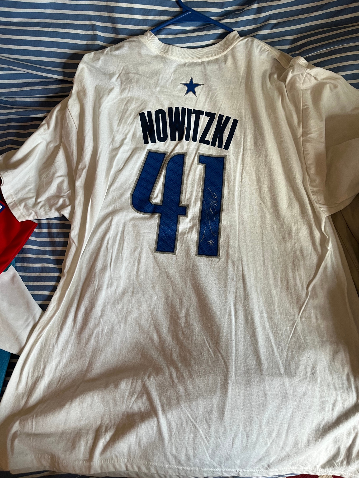 Autographed Dirk Nowitzki Dallas Mavericks Jersey